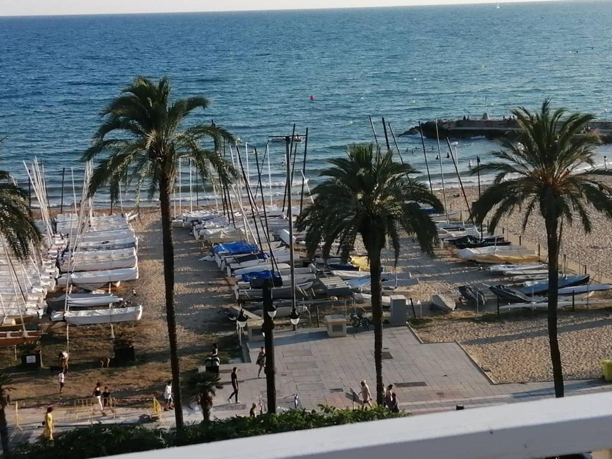 Atico Con Fantasticas Vistas Al Mar Y La Iglesia Apartment Sitges Exterior photo