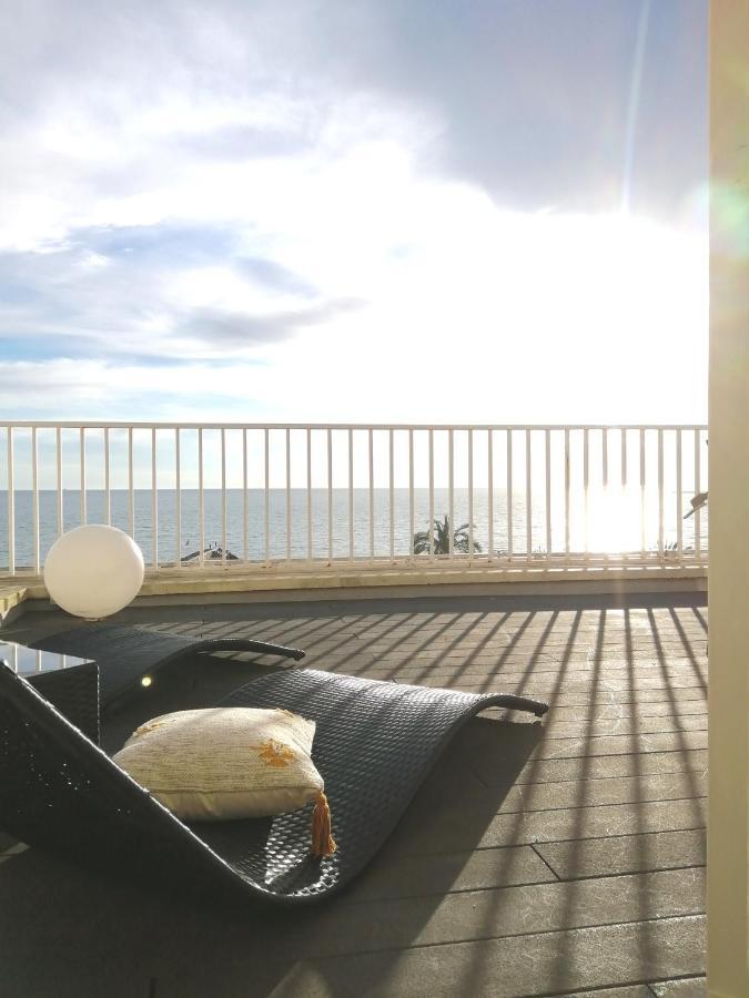 Atico Con Fantasticas Vistas Al Mar Y La Iglesia Apartment Sitges Exterior photo