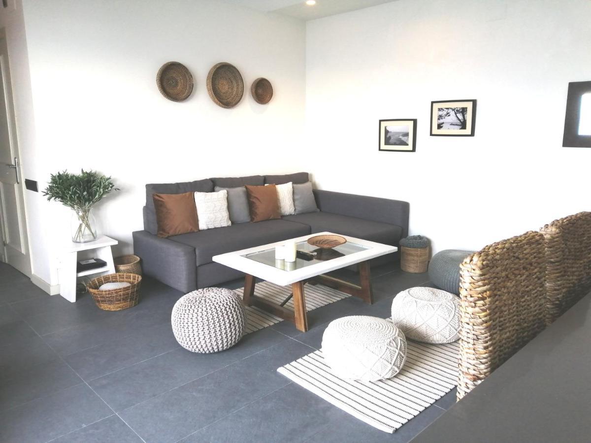 Atico Con Fantasticas Vistas Al Mar Y La Iglesia Apartment Sitges Exterior photo