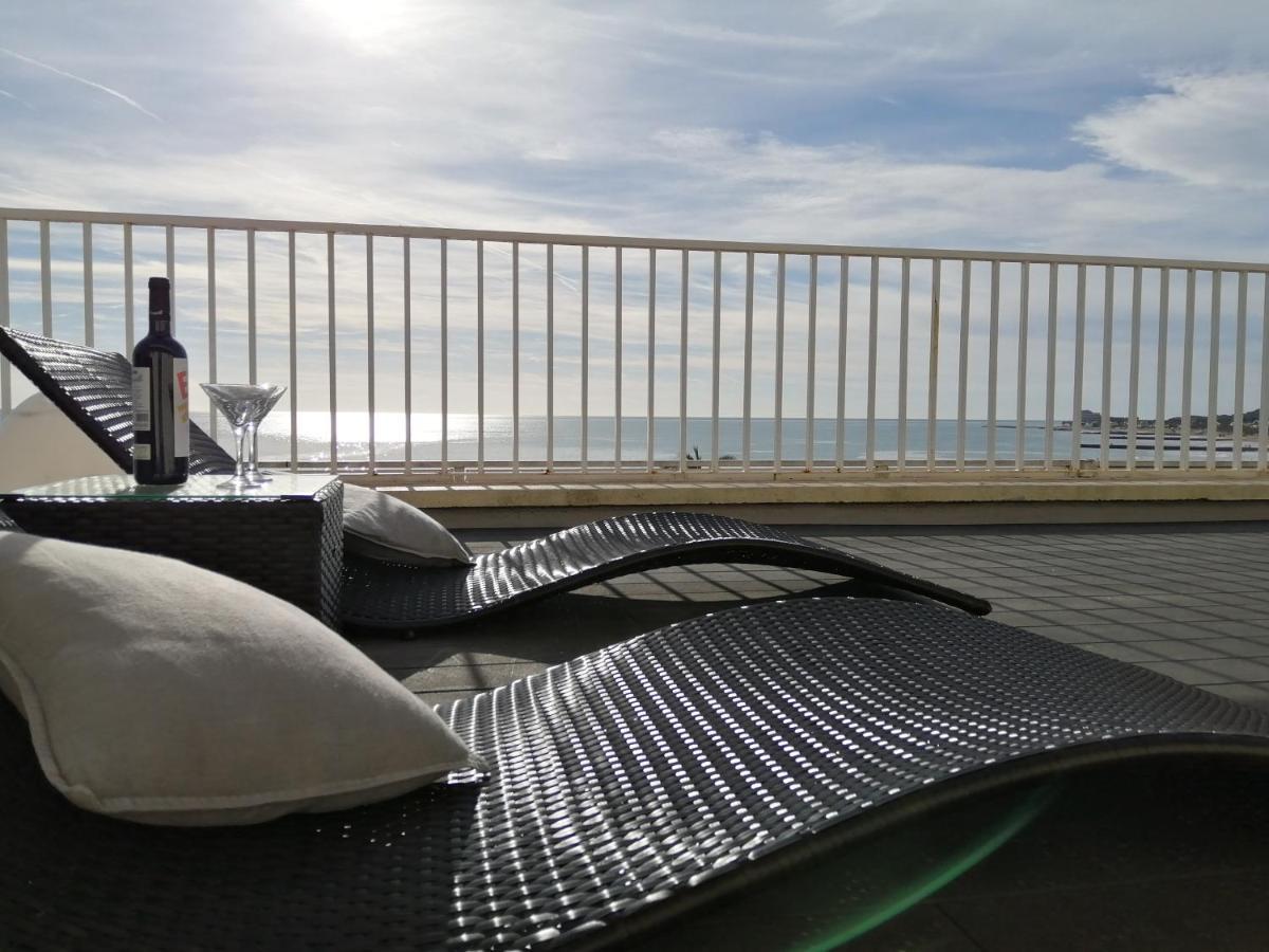 Atico Con Fantasticas Vistas Al Mar Y La Iglesia Apartment Sitges Exterior photo